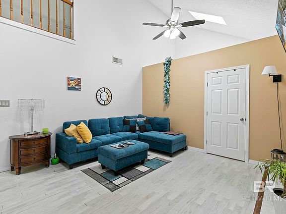 5th image of 246 Rolling Hill Dr