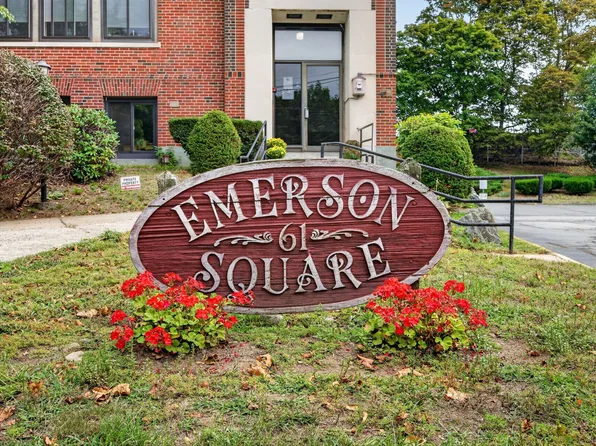 61 Wright St APT 105, Stoneham, MA 02180
