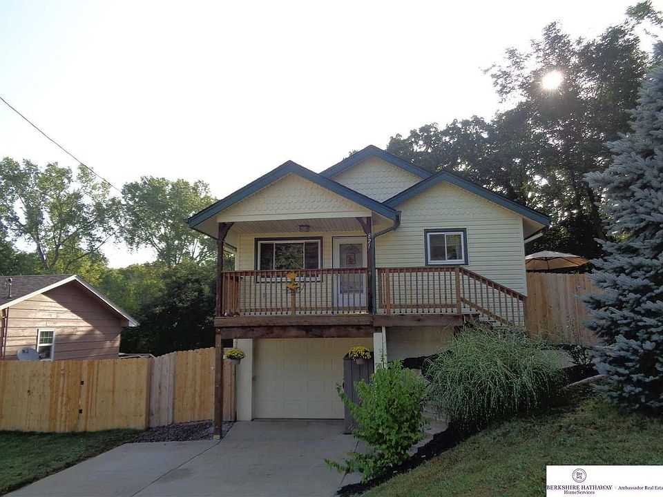 1st image of 821 A St