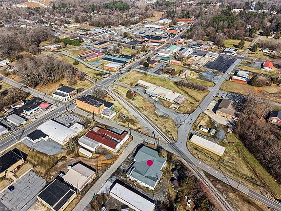 5th image of 11 Bell Ave