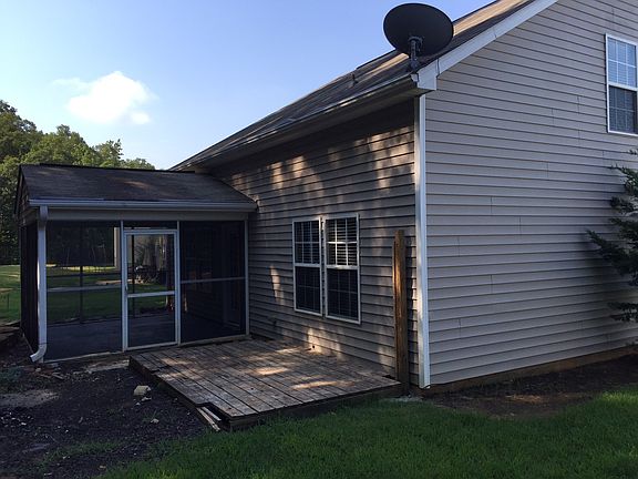 2nd image of 693 Lynville Ln