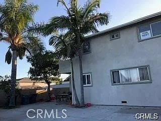 2 bed, 1.5 bath, 900 sqft, $2,400 — Photo 2