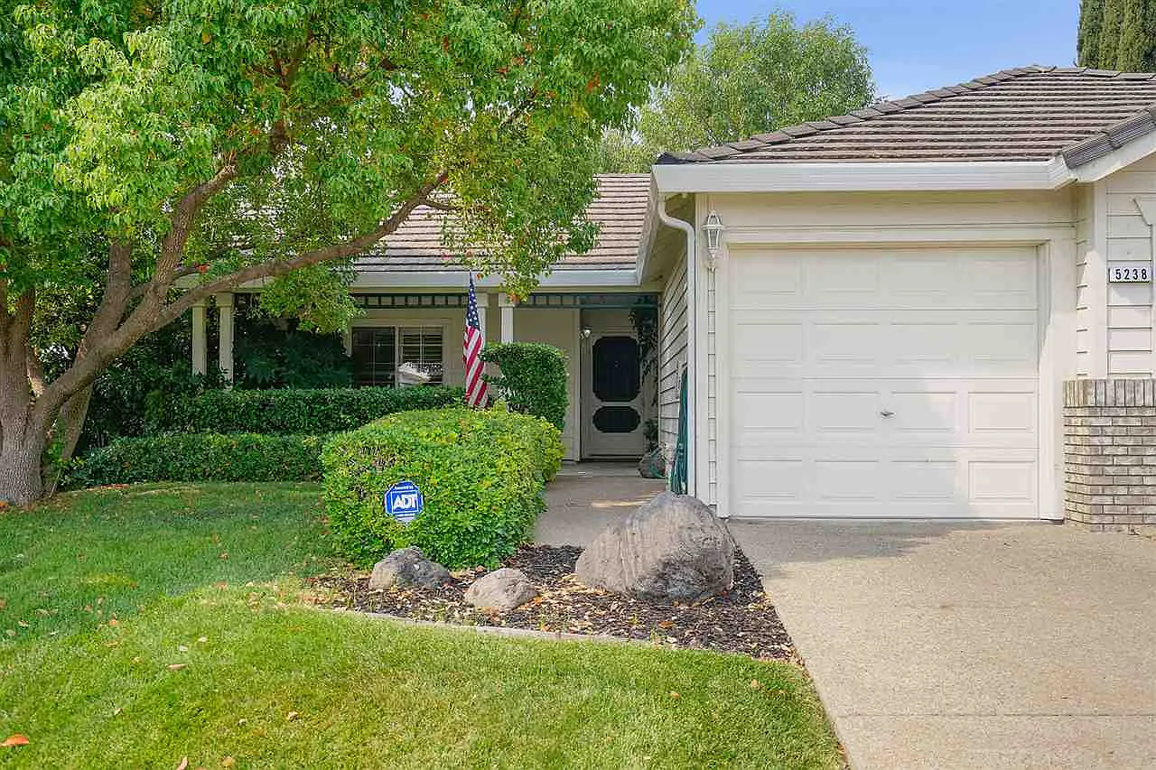 5238 Clydesdale Way photo 1