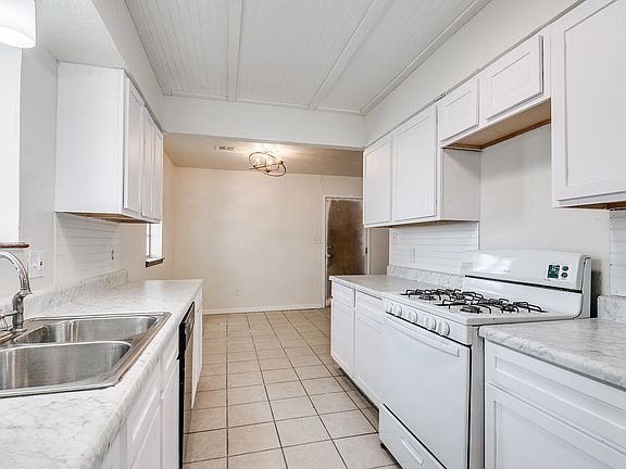 5th image of 3300 SW 40th St