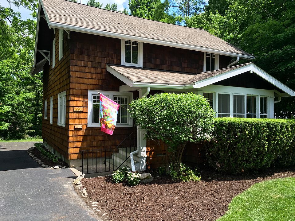 1st image of 245 Salt Springs St