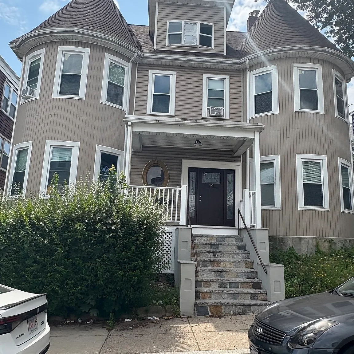 2 bed, 1.0 bath, 900 sqft, $2,100 — Photo 2
