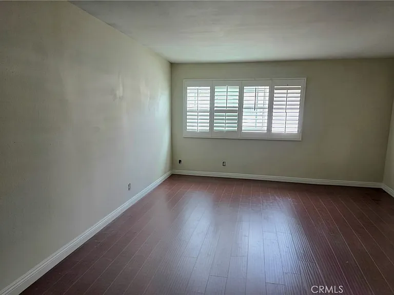 10236 Zelzah Ave #6 — Photo 5