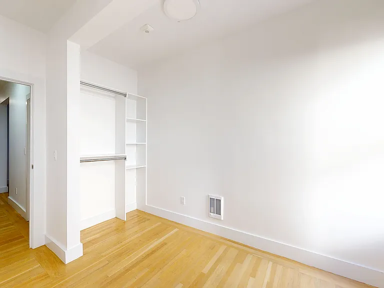 2942 Franklin St #9 — Photo 12