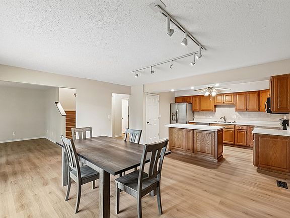 5th image of 4909 W Park Dr