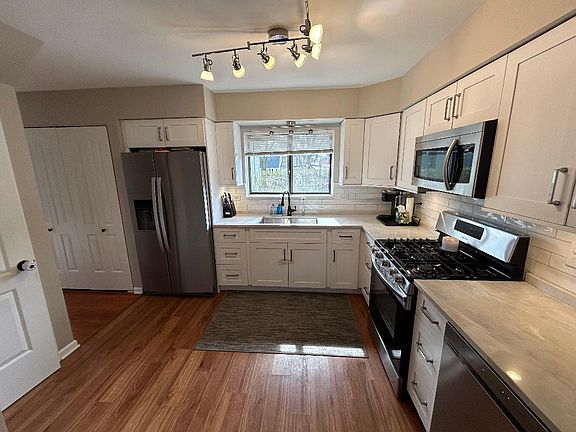 4th image of 7354 Winthrop Way Unit 8