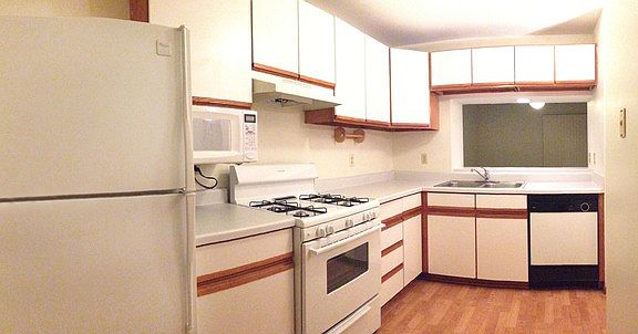 2nd image of 1121-1C W Hillcrest Dr