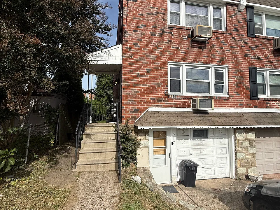 617 Hoffnagle St #1