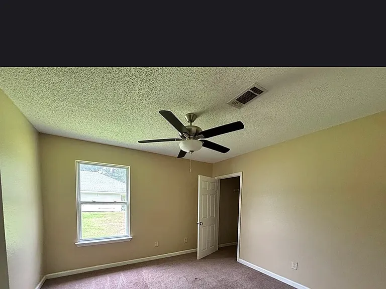 111 S Jackson Ave — Photo 11