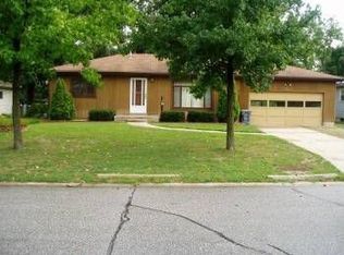 58 Country Life Dr, O'Fallon, MO 63366