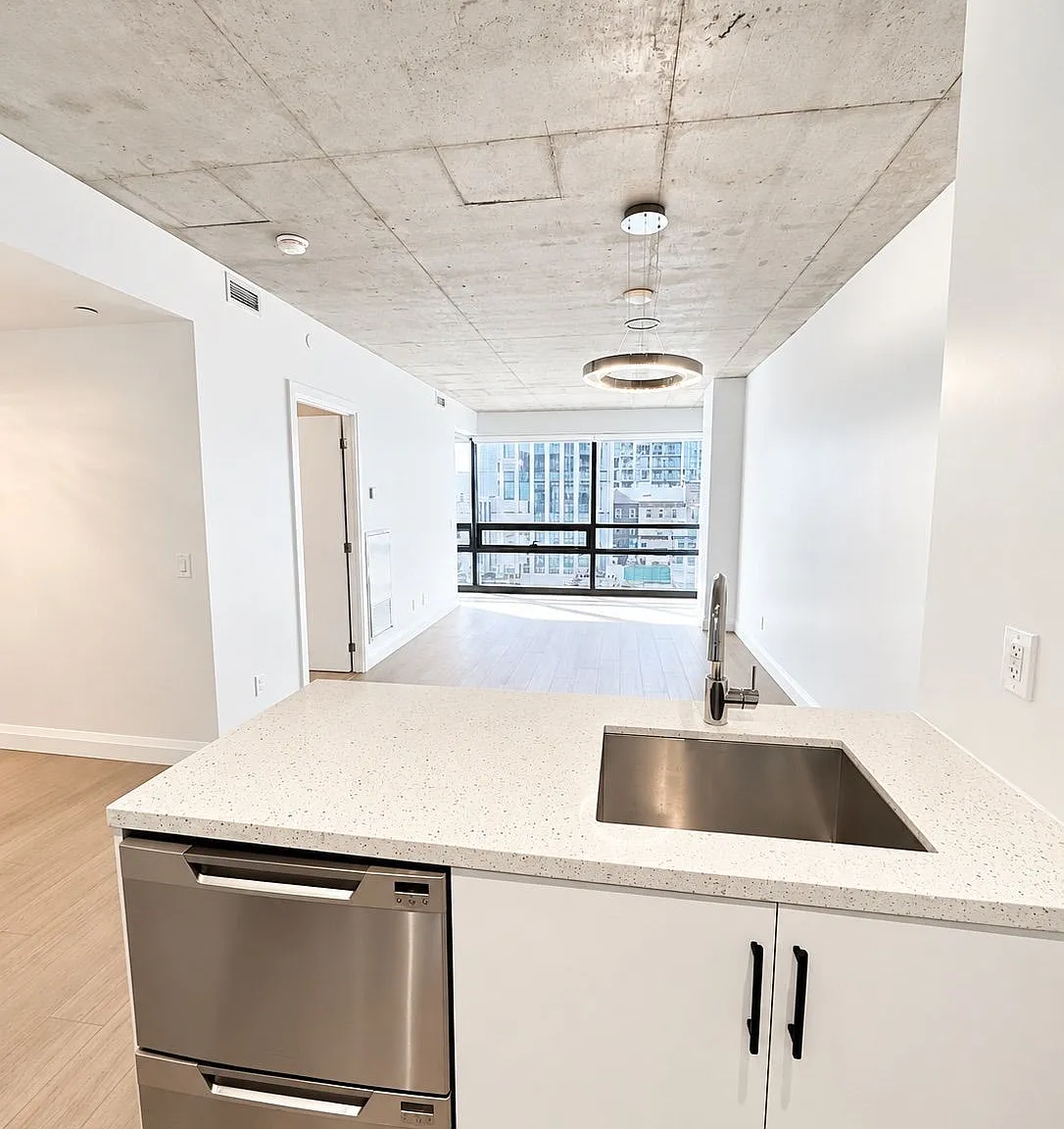 2 bed, $3,100 — Photo 4