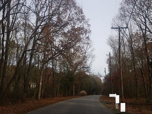 4th image of 127 Schaffer Ave