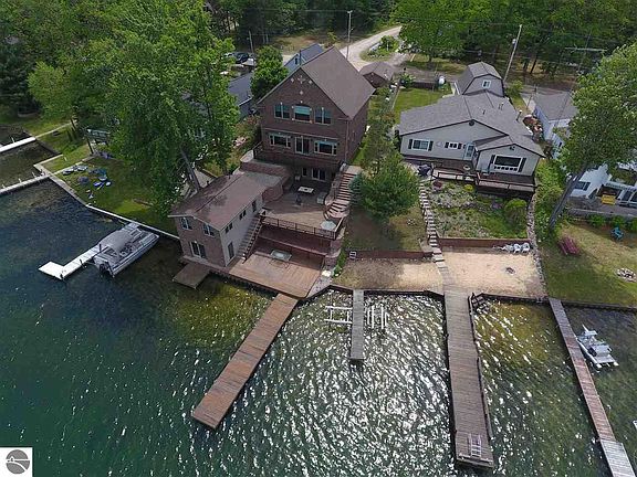 3rd image of 2288 Miller Dr