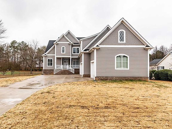 2nd image of 807 Mountain View Ct