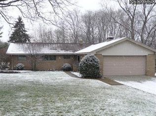 2633 Woodview Dr, Wadsworth, OH 44281
