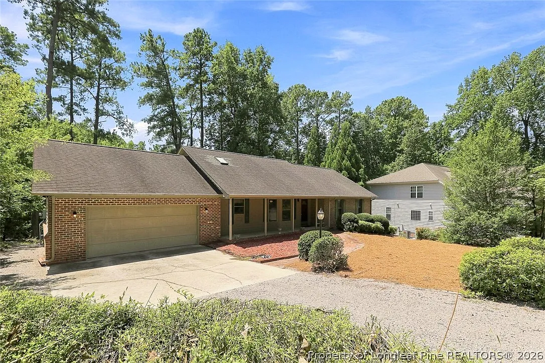 3 bed, 2.0 bath, 1672 sqft, $1,900 — Photo 2