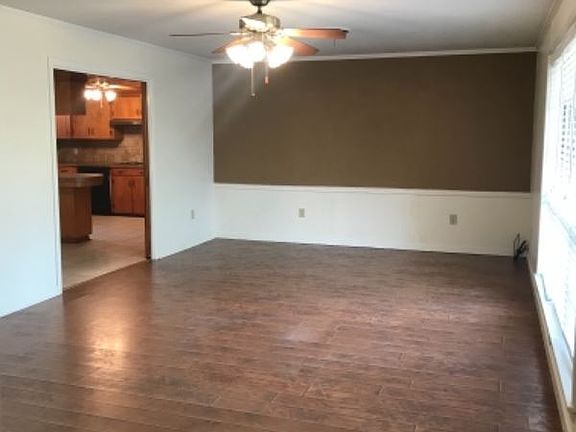 4th image of 306 S Green St