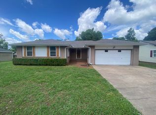 112 N Cherokee St, Grove, OK 74344