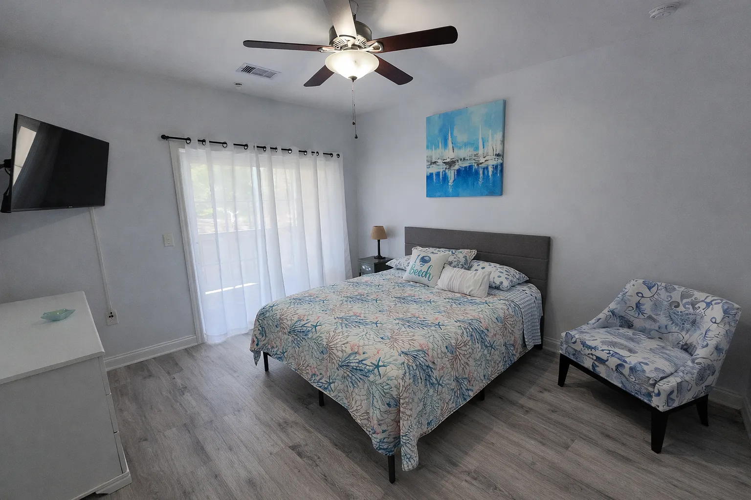 100 Gateway Dr — Photo 2