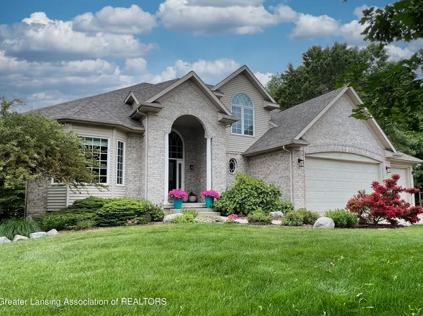 414 W Dill Dr, Dewitt, MI 48820