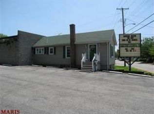 3302 Woodson Rd, Breckenridge Hills, MO 63114