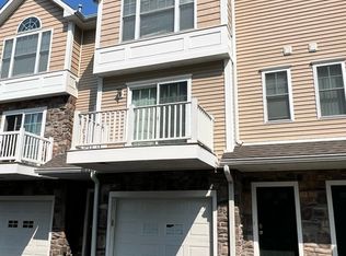 85 Camp Ave APT 8B, Stamford, CT 06907