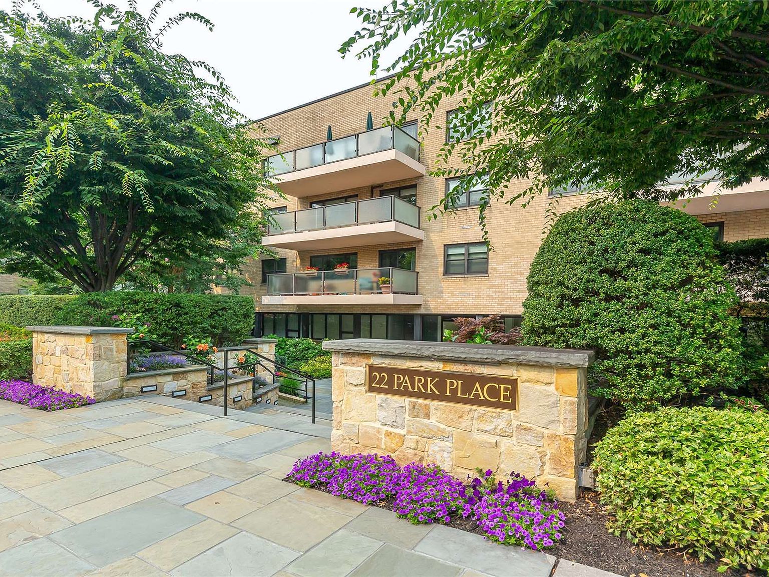 22 Park Place UNIT 2K, Great Neck, NY 11021 | Zillow