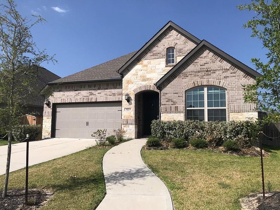 1st image of 3223 Dovetail Hollow Ln
