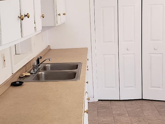 4th image of 21009 Butler Ct