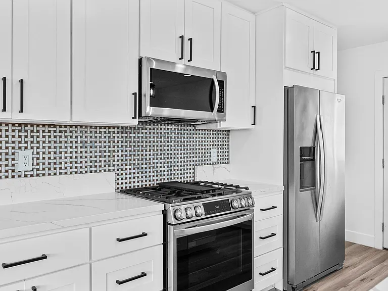 2508 Colonia Ave — Photo 8