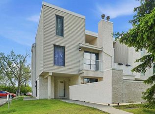 3500 W Varsity Dr NW #411, Calgary, AB T2L1Y3