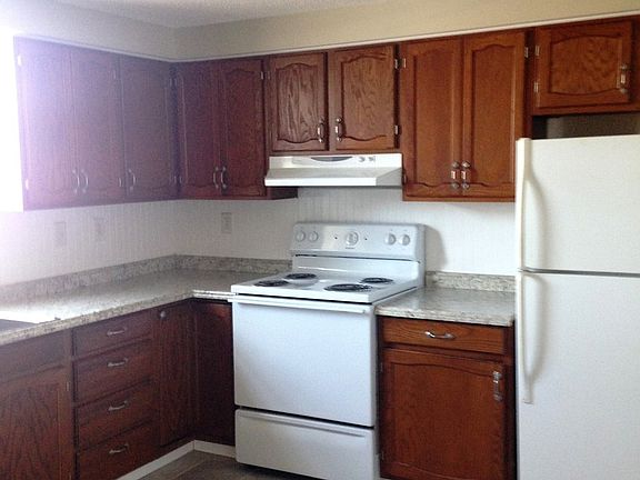 4th image of 110 1/2 Stockton St