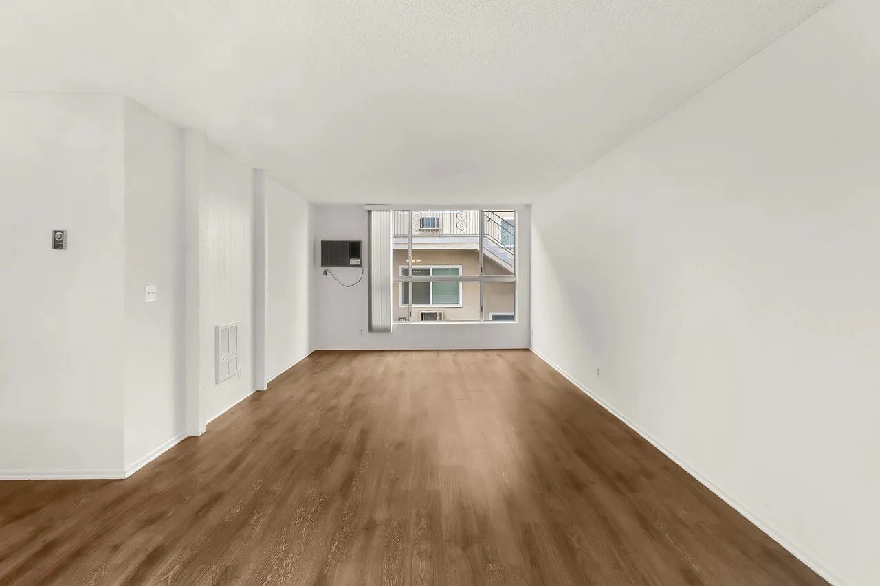 11677-11683 Goshen Ave. Los Angeles CA 90049 — Photo 4