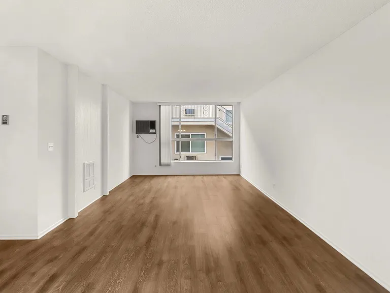 11677-11683 Goshen Ave. Los Angeles CA 90049 — Photo 4
