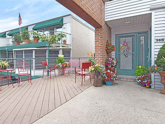2nd image of 148 N Harbor Dr