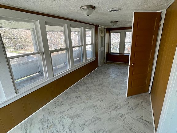 3rd image of 3482 W 49th St #2