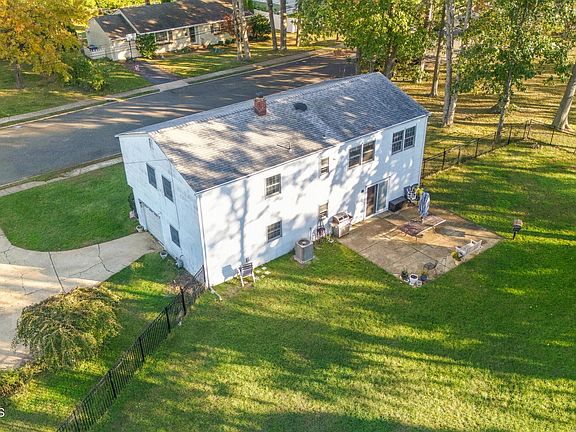 5th image of 3 Roslyn Drive