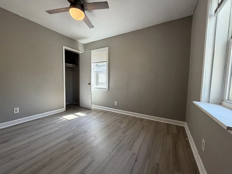 932 Wainwright Ave #1 — Photo 8
