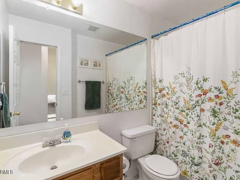 521 N Cobblestone St — Photo 25