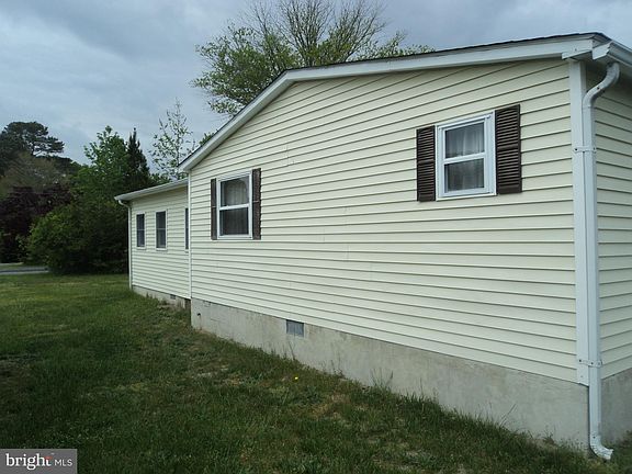 2nd image of 32802 Circle Dr