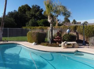 2702 E Laurel Ln, Phoenix, AZ 85028