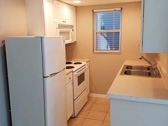 3rd image of 225 5th Ave NE APT 1