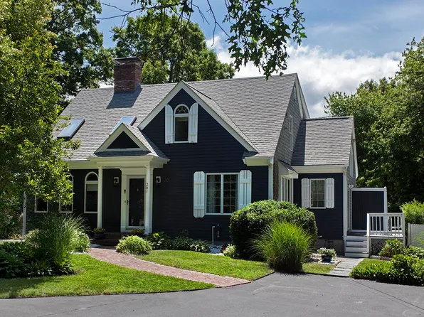 201 Oak Street, Centerville, MA 02632