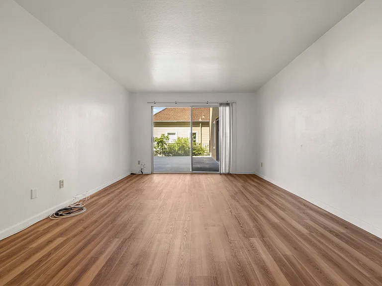 1920 Francisco LLC — Photo 21