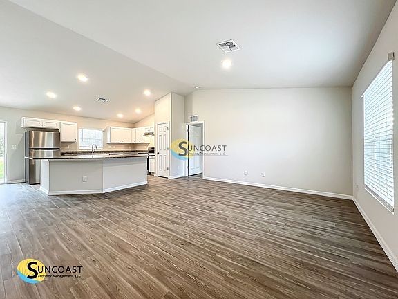 5th image of 4415 NE 22nd Ct