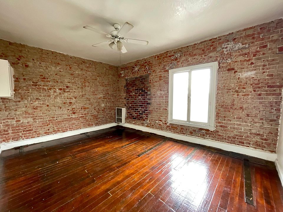 1st image of 3205 Descanso Dr APT 302